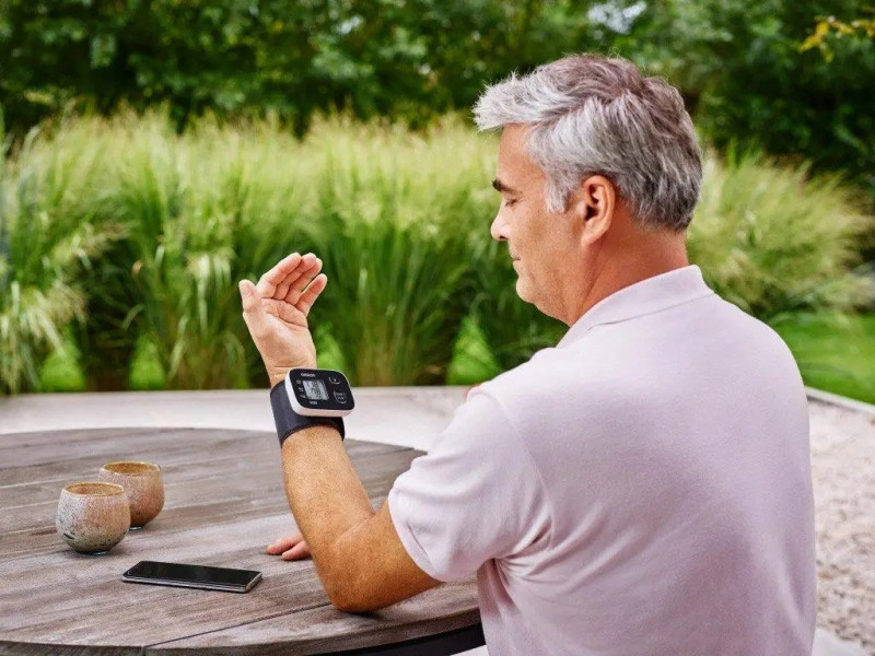 Тонометр у дорогу: як обрати компактний і надійний прилад для поїздок