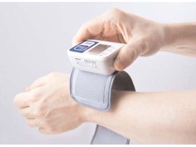 Зап'ястні тонометри: зручне та точне вимірювання артеріального тиску в домашніх умовах